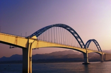 宜萬(wàn)鐵路宜昌長(zhǎng)江大橋